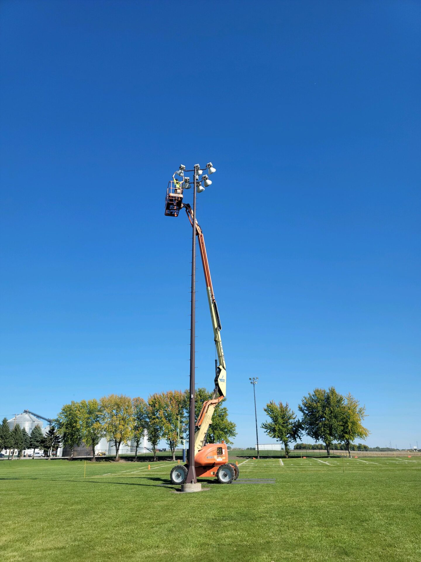 Web Page Ball Field Light Repair Picture